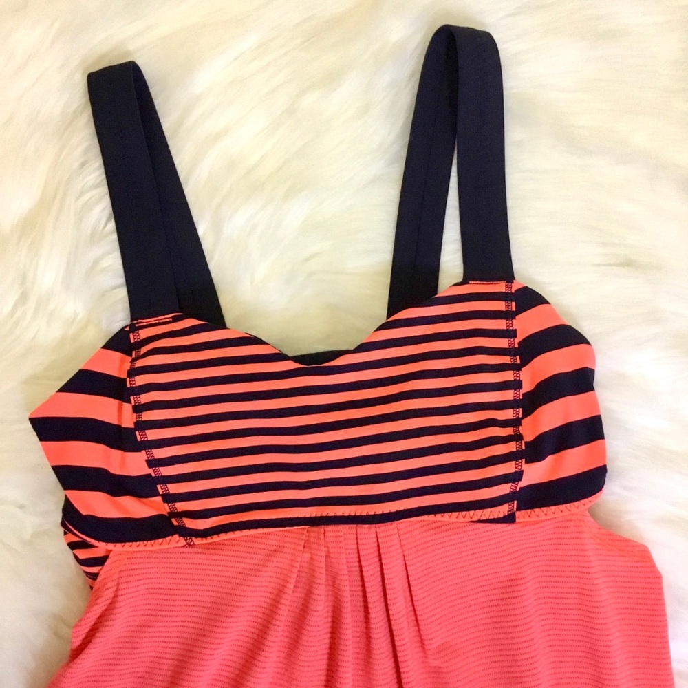 Lululemon Build-in-bra strap tank top - Picture 3 of 7